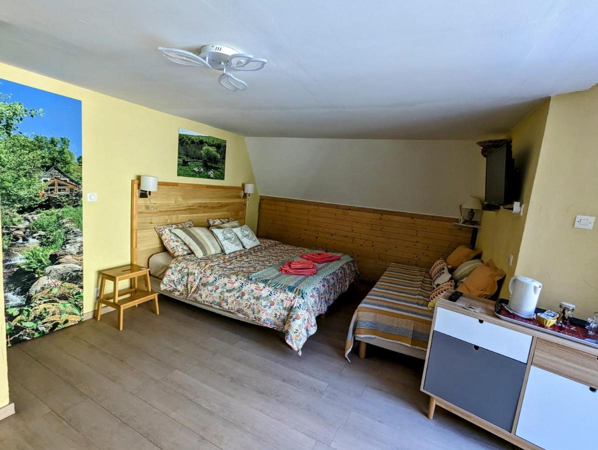 Chambres D'Hotes Le Lepadou-Bas Saint-Chély-dʼAubrac Exterior foto