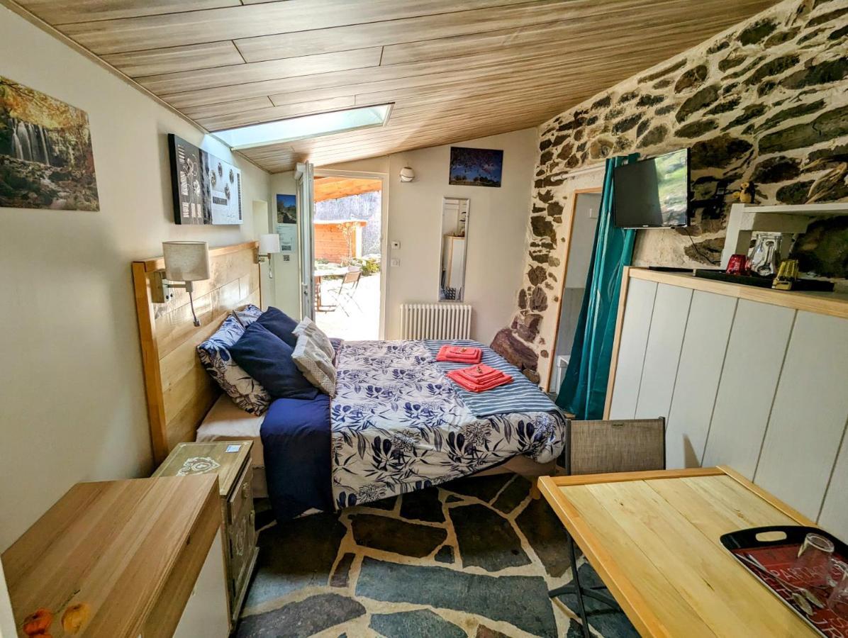 Chambres D'Hotes Le Lepadou-Bas Saint-Chély-dʼAubrac Exterior foto